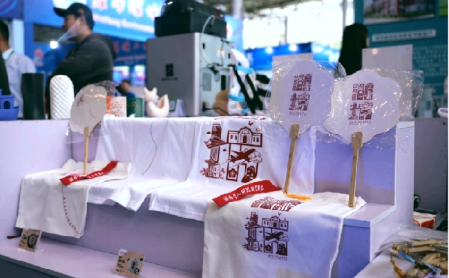 职教周“艺”触即发：艺术传媒学院师生展职教创新活力